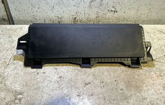 Chrysler 300C Knee airbag P1MZ27DX9AF