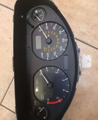 Mitsubishi Carisma Speedometer (instrument cluster) 431413B