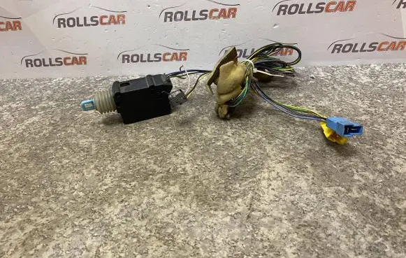 Volkswagen II LT Central locking motor 40650271