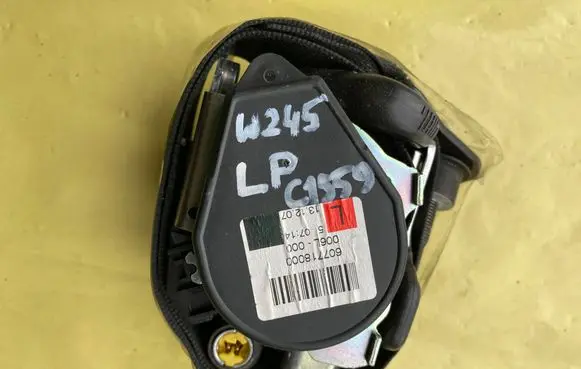 Mercedes-Benz B W245 Front seatbelt 607718000