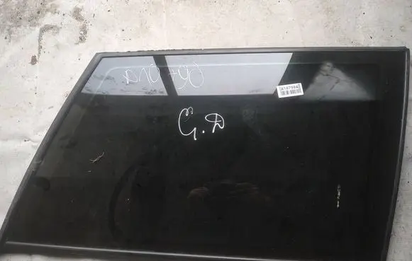Volkswagen Bora Rear side window as2