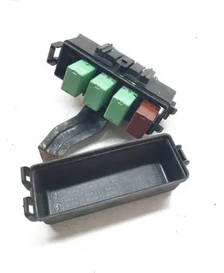 Suzuki Grand Vitara II Fuse box set 9021YA1