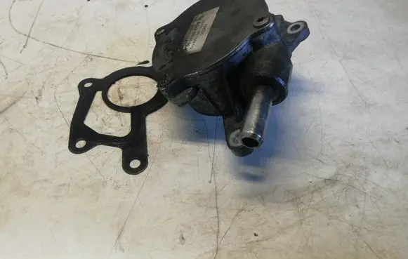 Mercedes-Benz E AMG W212 Vacuum pump A6422300065