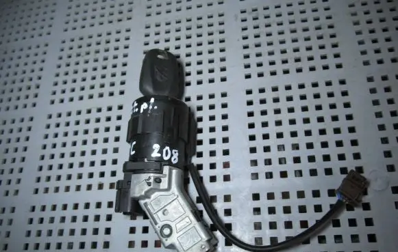 Peugeot 208 Ignition lock 9663123380