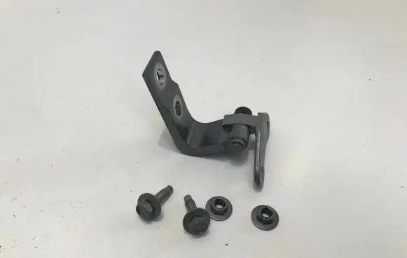 Nissan Qashqai J12 Rear door lower hinge