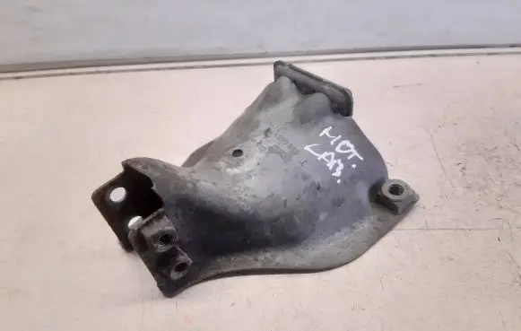 Audi A8 S8 D4 4H Engine mounting bracket 4H0399060