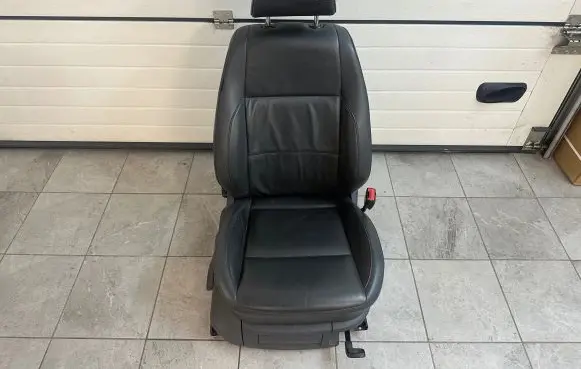 Volkswagen Amarok Front passenger seat 