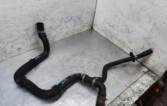 Ford Kuga II Engine coolant pipe/hose