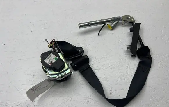 Nissan Juke II F16 Front seatbelt 651167700A 878168815R