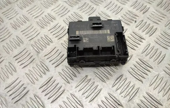 Audi A3 S3 8V Door control unit/module 5Q0959593F