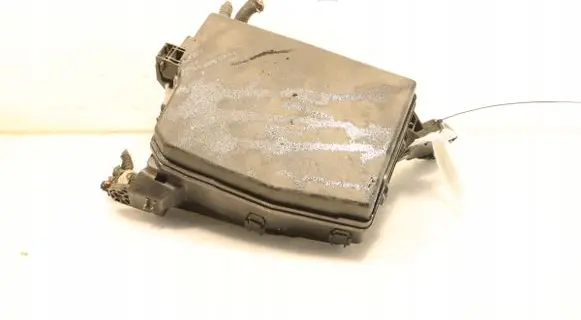 Toyota Auris E180 Fuse box set