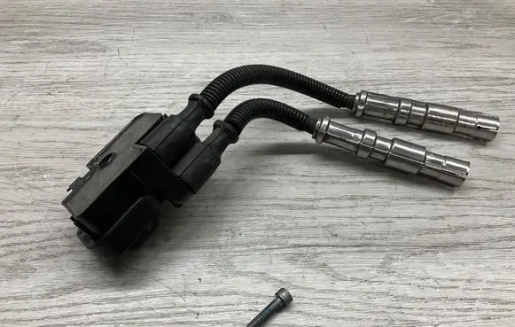 Mercedes-Benz SL AMG R129 High voltage ignition coil A0001587303