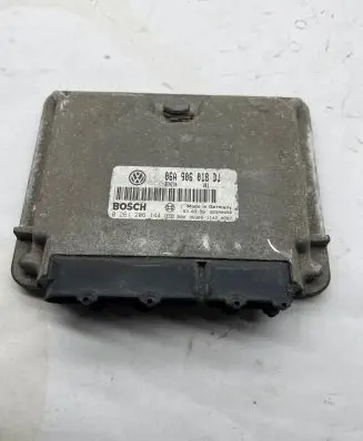 Skoda Octavia Mk1 (1U) Engine control unit/module 06A906018DJ 26SA0000 7120614