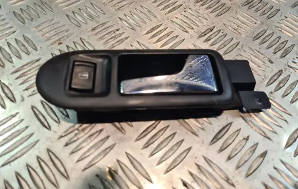 Volkswagen PASSAT B5 Front door interior handle 3B1837114