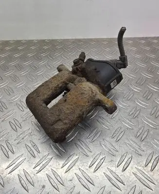 Volkswagen PASSAT B6 Rear brake caliper 32332297D
