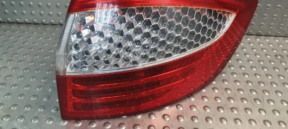 Ford Mondeo MK IV Rear/tail lights 7S7113404B