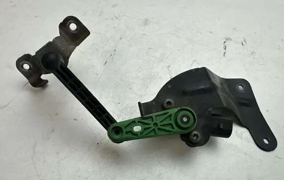 Audi A3 S3 8V Headlight/headlamp level sensor 5Q0512521G