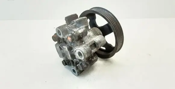 Toyota Avensis T250 Power steering pump