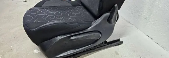 Peugeot 3008 II Front driver seat 16352556NN