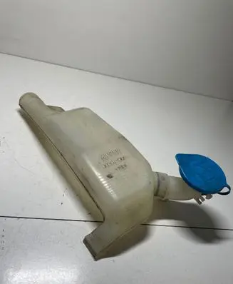 Honda CR-V Window washer liquid tank fill tube 