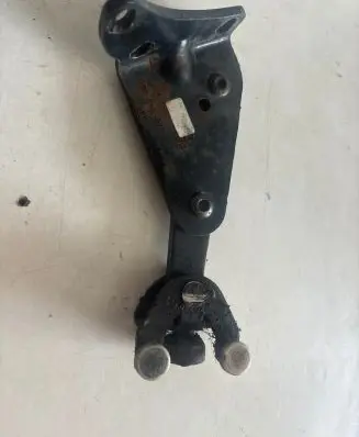 Volkswagen Transporter - Caravelle T5 Sliding door lower roller guide/hinge 7H0843398