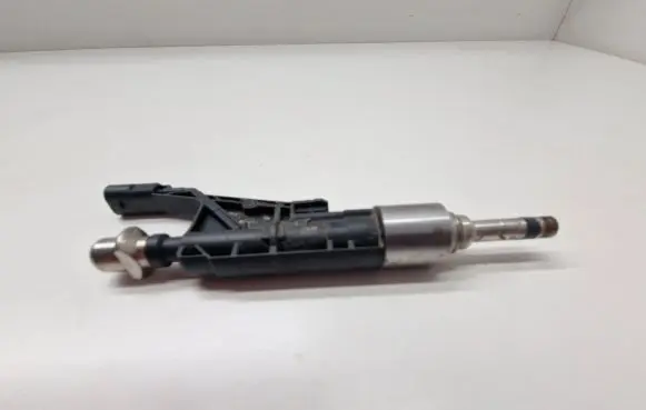 BMW 4 F32 F33 Fuel injector 8625396