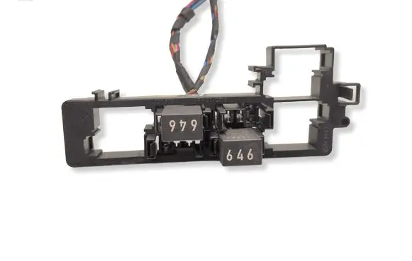 Volkswagen PASSAT B7 Relay mounting block 1K1937503A 4H0951253C 646