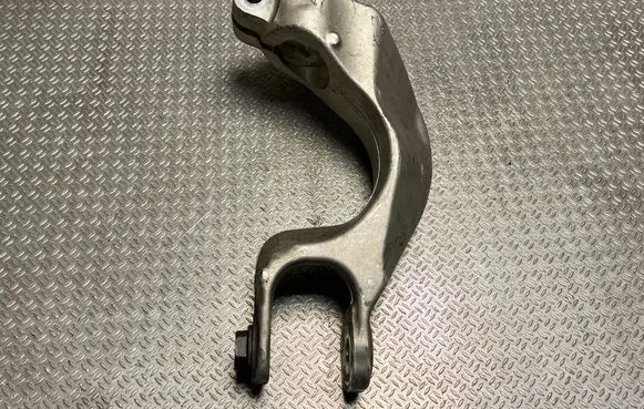 Jeep Grand Cherokee WL Lower shock absorber bracket 68417135AA 135AA60749D