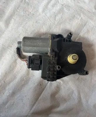 Audi A6 S6 C5 4B Front door window regulator motor 0130821774