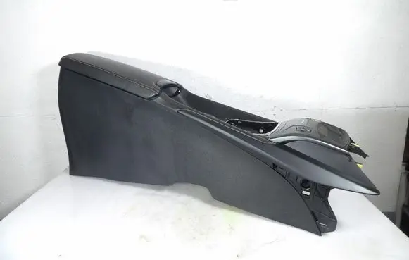 Toyota Avensis T220 Center console 