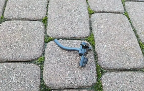 Toyota Camry VIII XV70 Air pressure sensor 89421-33010-