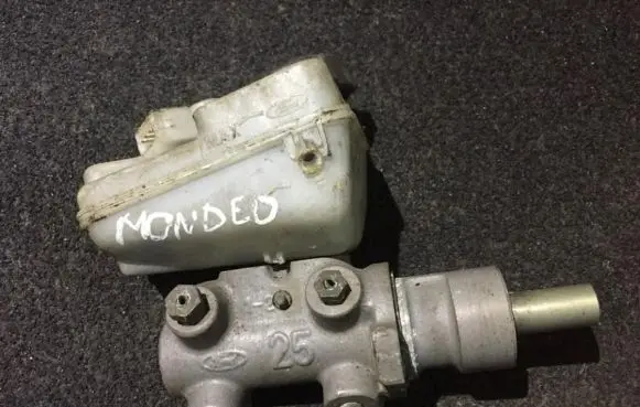 Ford Mondeo MK II Master brake cylinder 21026799