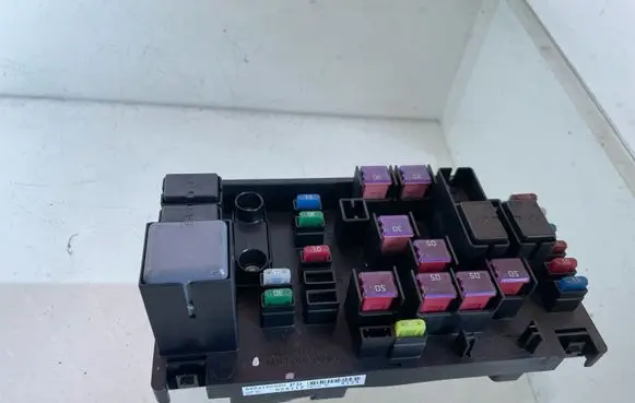 Subaru Forester SH Fuse module 82241SC020 005112
