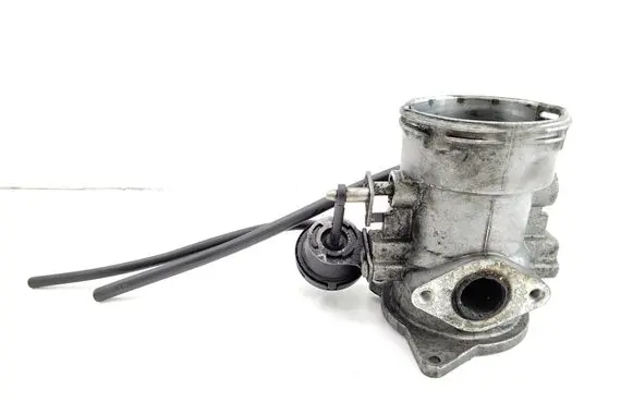 Volkswagen Touareg I EGR valve 070128070C