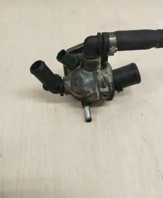 Thermostat/thermostat housing