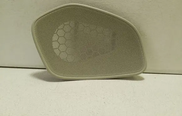 Volvo XC90 Parcel shelf speaker trim grill 31389993
