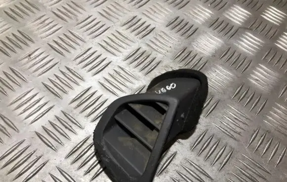 Nissan Navara D22 Dash center air vent grill 68740vj200