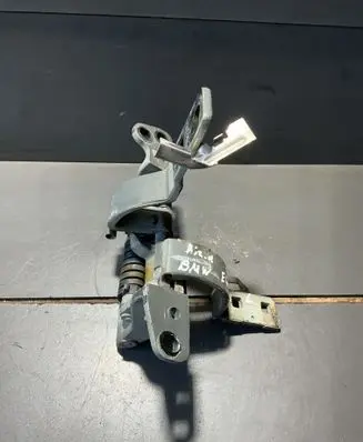 BMW 5 E60 E61 Tailgate/trunk/boot hinge 7061383