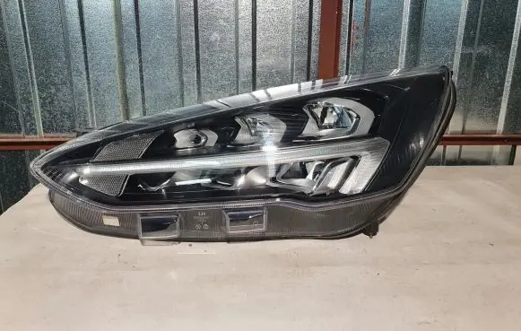 Ford Focus Headlight/headlamp