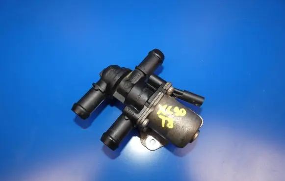 Volvo XC90 Coolant heater control valve 30668672