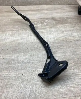 Mercedes-Benz B W245 Rear bumper mounting bracket A1698850363