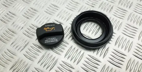 Volkswagen Golf VI Oil filler cap 026103485K 038133287C