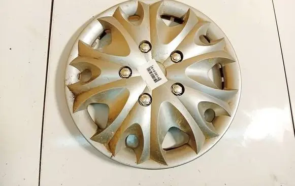 Audi A6 S6 C4 4A R15 wheel hub/cap/trim 