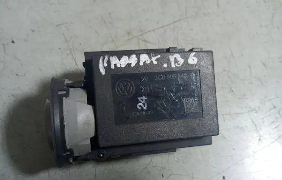 Volkswagen PASSAT B6 Ignition lock 3C0905843Q 1240180119 33703301
