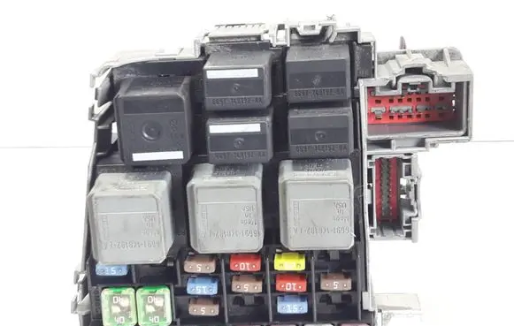Ford Mondeo MK IV Fuse module