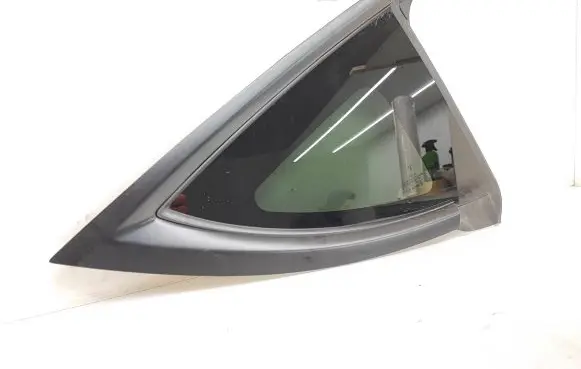 Tesla Model Y Rear side window 162116100B 149771400D 43R000073
