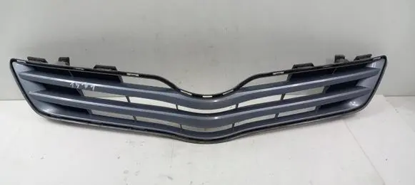 Toyota Verso Front bumper upper radiator grill