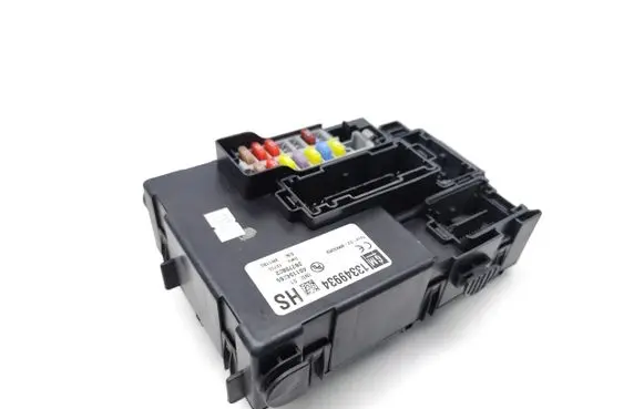 Opel Meriva B Fuse module 13349934 28270822 401154265