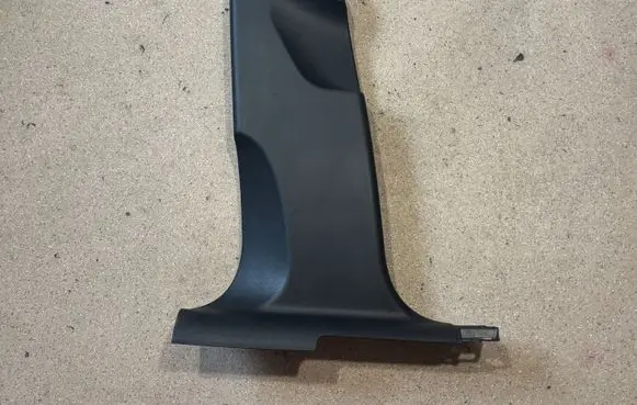 Porsche Macan (95B) (B) pillar trim (bottom) 95B867239
