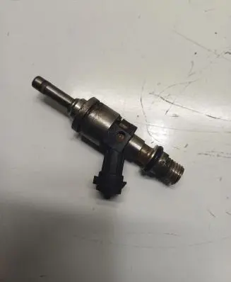 Porsche Cayenne (9PA) Fuel injector 94811012882